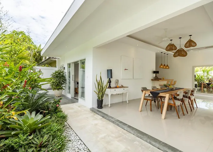 Fresh And Stylish 3bd In With Private Pool