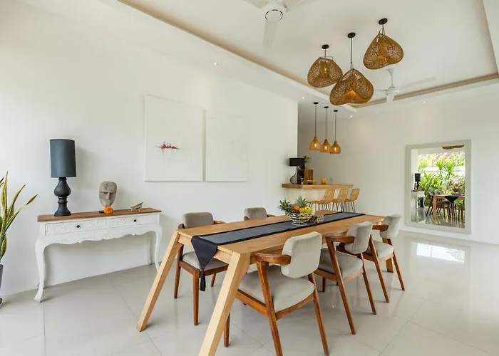 Fresh And Stylish 3bd In With Private Pool